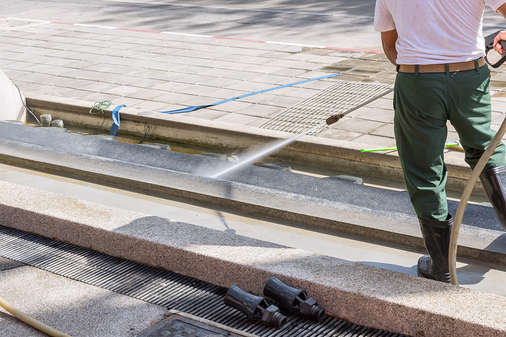 commercial-application-of-pressure-washing-service